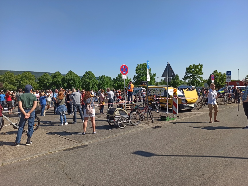 Rechtsradikale protestieren mit Impfgegner*innen und Esoteriker*innen wieder gegen Corona-Auflagen in Heidelberg.